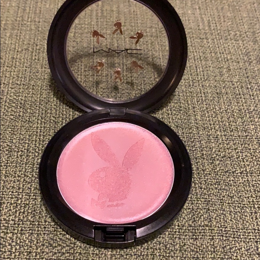 MAC PLAYBOY EDITION GLITTER CREAM